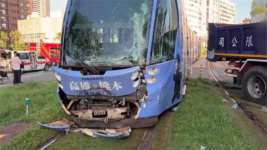 高雄輕軌通車以來最嚴重事故!猛撞闖入軌道貨車7人受傷