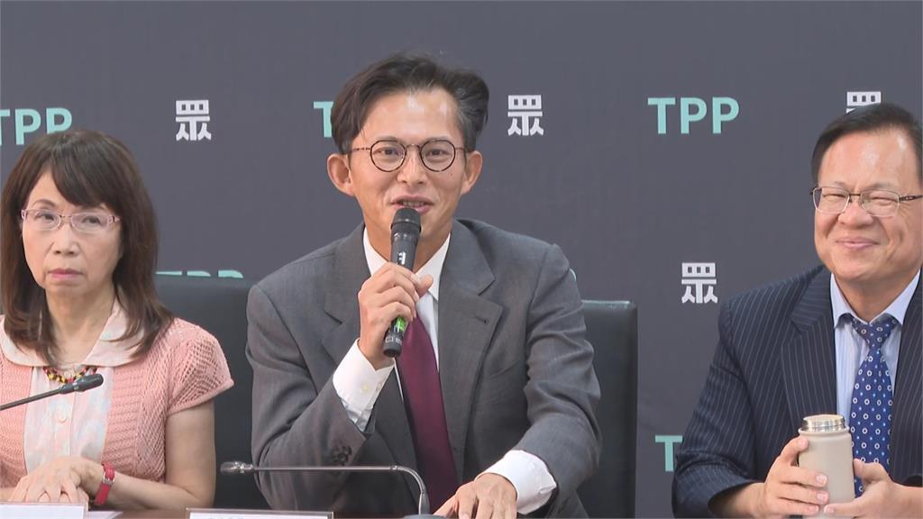 快新聞/黃國昌回應了!挨批養狗仔跟監政敵 竟反嗆《鏡傳媒》回家照鏡子