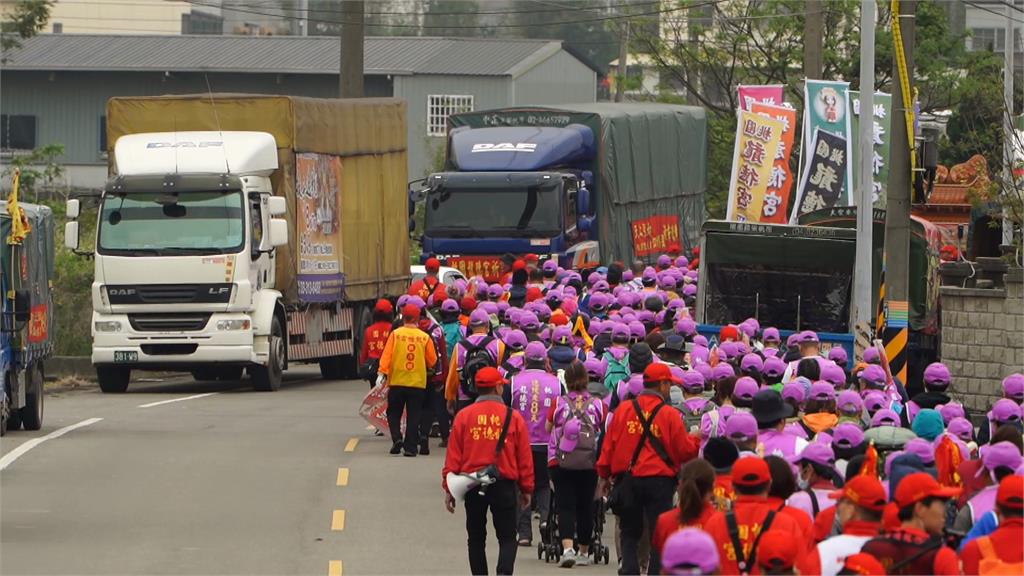 桃園龍德宮四媽祖遶境 回程隊伍抵達新竹火車站