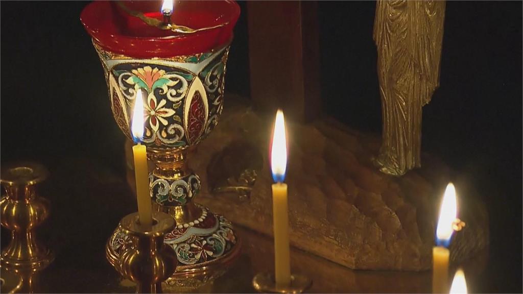 俄音樂廳恐攻至少140死　普丁赴教堂點蠟燭哀悼遇害民眾
