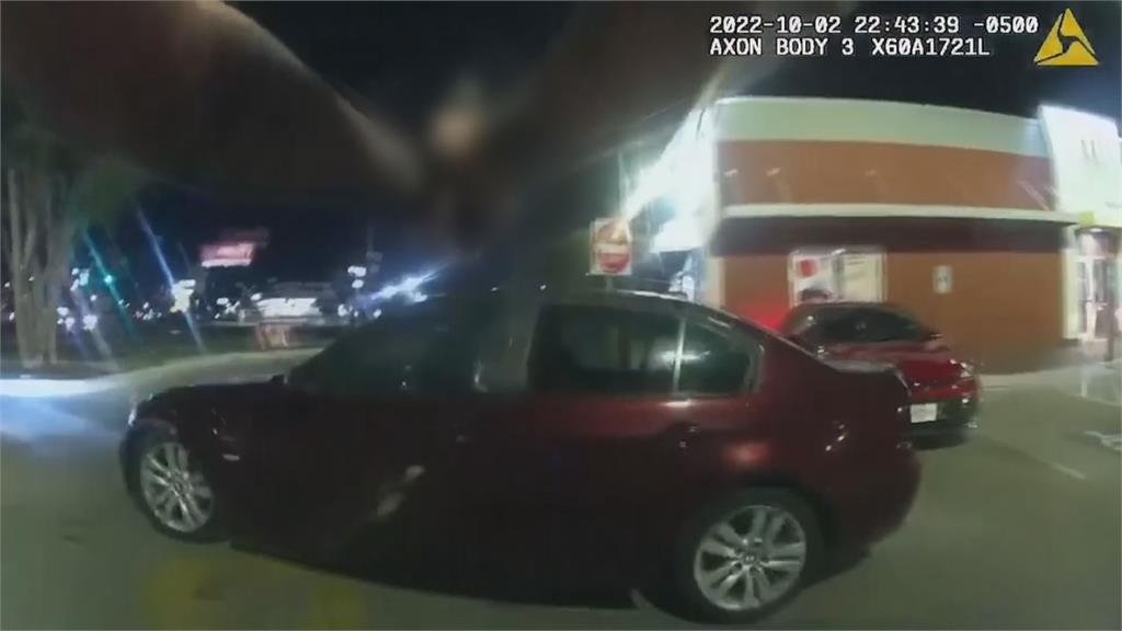 停車場吃漢堡被「送慶記」！美國警誤認嫌犯　朝少年狠開10槍害中彈