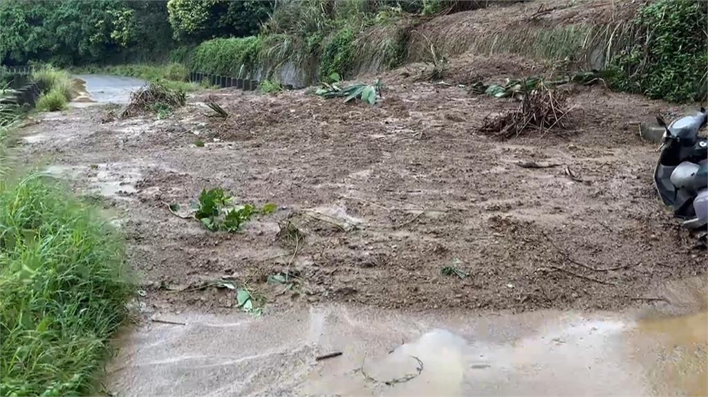 基隆連夜大雨釀土石流！　居民目睹「山坡滑落」尖叫