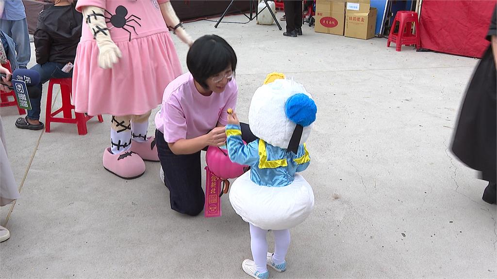 新北選戰先飄煙硝味? 蘇巧慧.黃國昌萬聖節活動隔空較勁