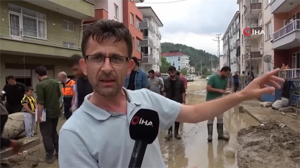 土耳其北部沿岸洪災27死　路塌橋垮撤離千人