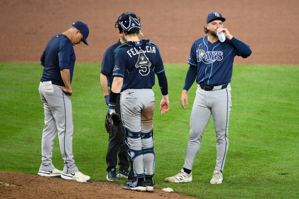 MLB(影)／最令人「反胃」的比賽？光芒「抓兔子」投手僅投3球就吐了
