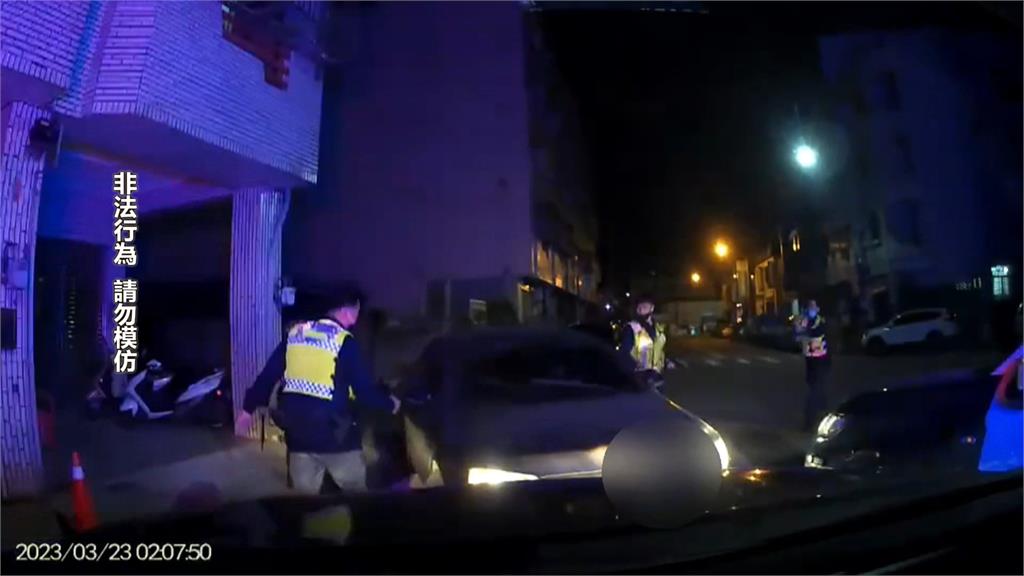 通緝犯跟蹤前女友還拒檢衝撞 2警受傷開8槍「仍被逃逸」