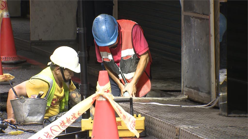 北市五分埔商圈驚見天坑　疑「這原因」掏空地基釀禍