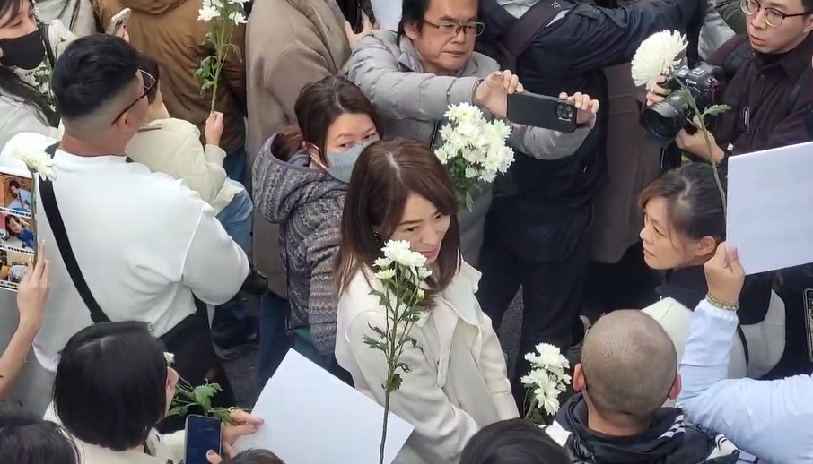 快新聞/剴剴案4度開庭!民眾擠爆北院外聲援 高喊「惡毒保母、唯一死刑」畫面曝