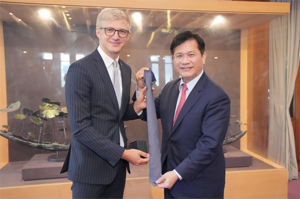 快新聞／愛沙尼亞國會友台小組訪團訪台　林佳龍：共建韌性民主供應鏈