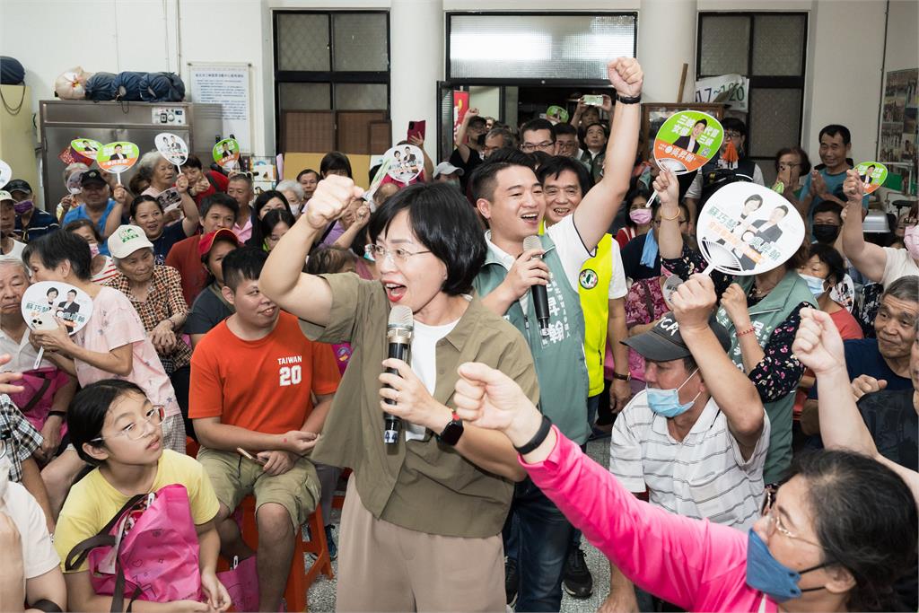 快新聞／起風了！蘇巧慧合體吳昇翰拋政見牛肉　現場嗨喊新北「慧」贏