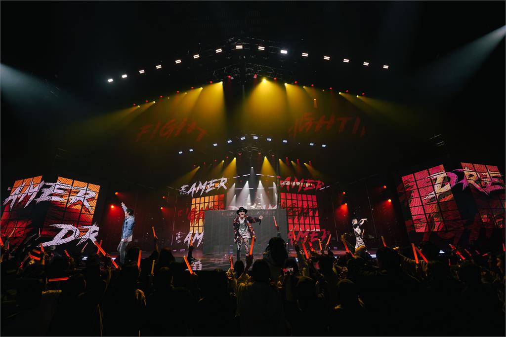 徐懷鈺攜手「橘色惡魔」登《WE ARE》！FLOW合體冰球樂團飆唱「火影」神曲