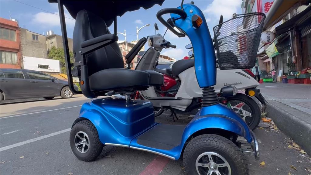 桃園龍潭"爆改四輪車"走快車道 網驚:這車升級版要18萬