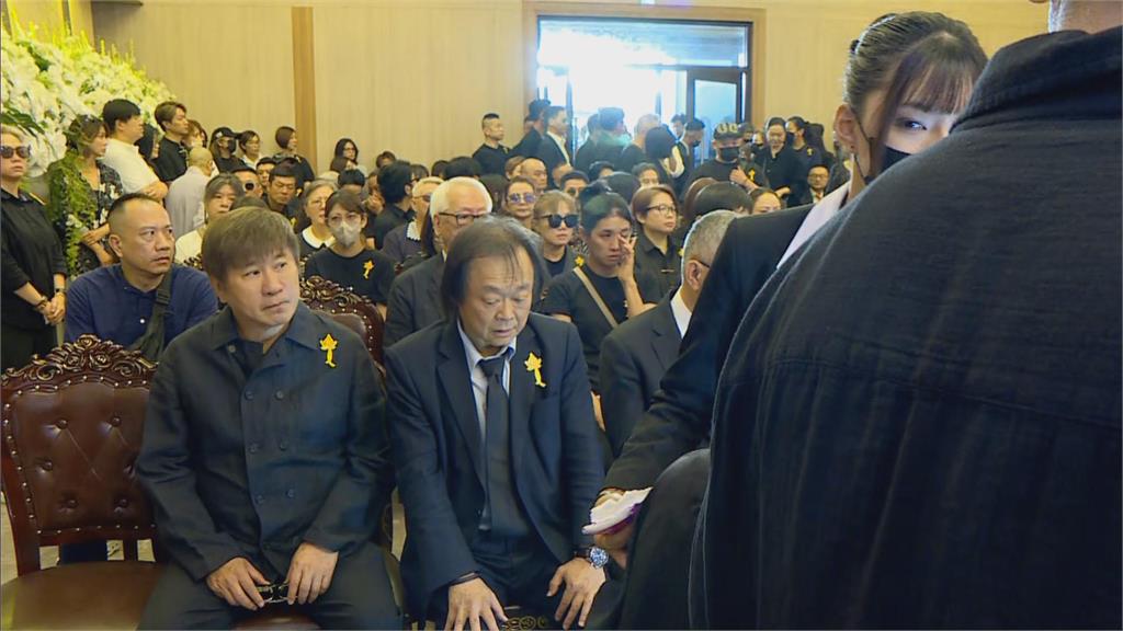 快新聞／王世堅現身傅子純告別式！全程未發一語　神情凝重致意