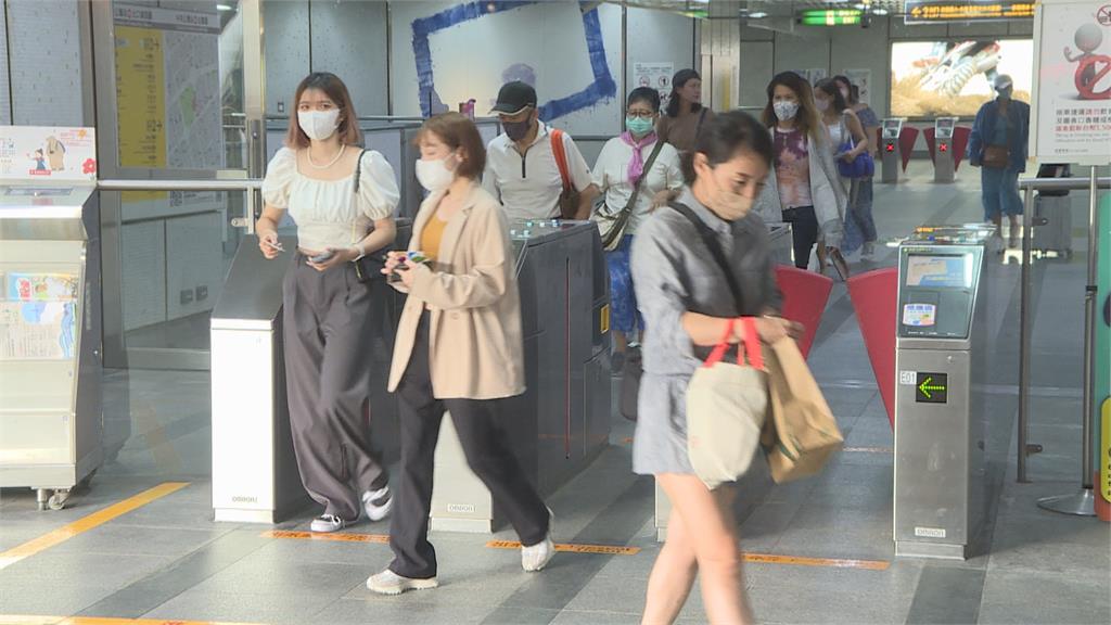 高雄399通勤月票破3萬人 議員曝QR碼常當機叫不出