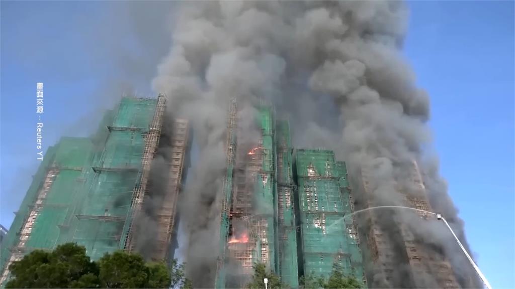 宏福苑大火認屍間排逾百人 家屬怒批現場混亂太荒謬