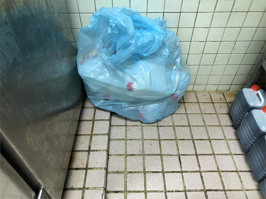 快新聞/西門町老天祿「鴨胗內有鐵絲」 衛生局稽查抓5缺失