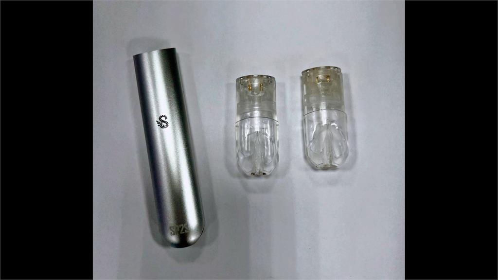 吸到斷線?男騎士停紅燈突倒地 一手狂抖一手拿依托咪酯