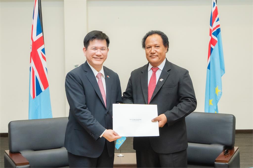 快新聞／見證榮邦計畫成果！訪吐任務圓滿落幕　林佳龍今晨返抵國門