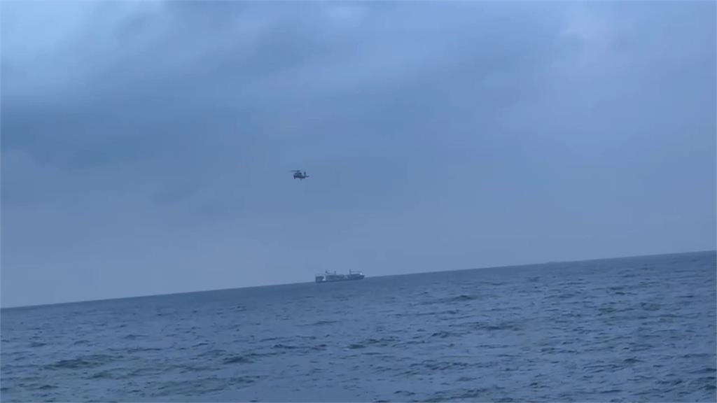 盼海虎失蹤官兵消息 軍方元旦一早派出汽艇搜尋