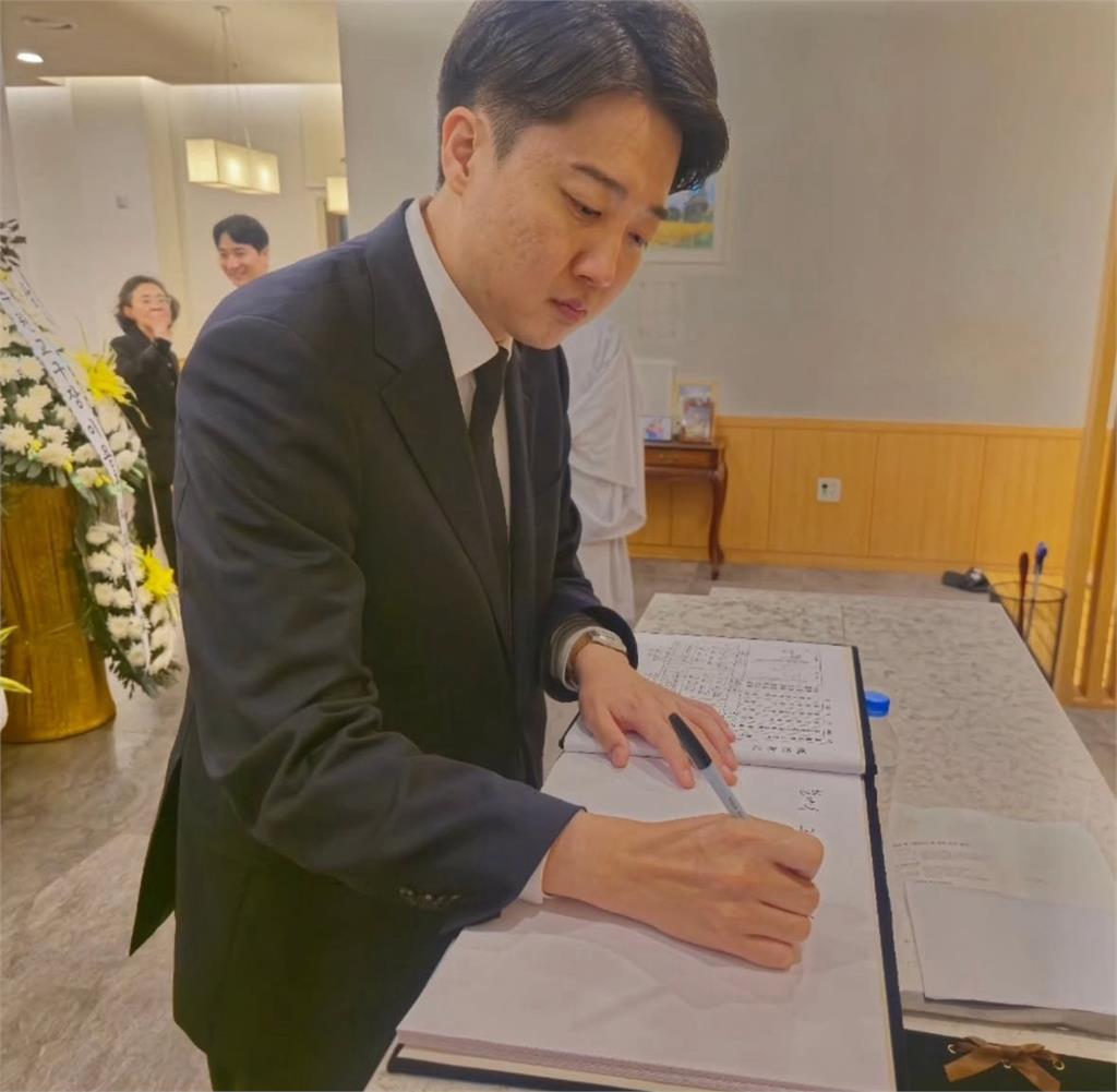 南韓總統大選辯論脫序!候選人喊1句話冒犯女性 南韓總統辯論大脫序!候選人喊「把筷子插進女生XX」遭嗆退選道歉了