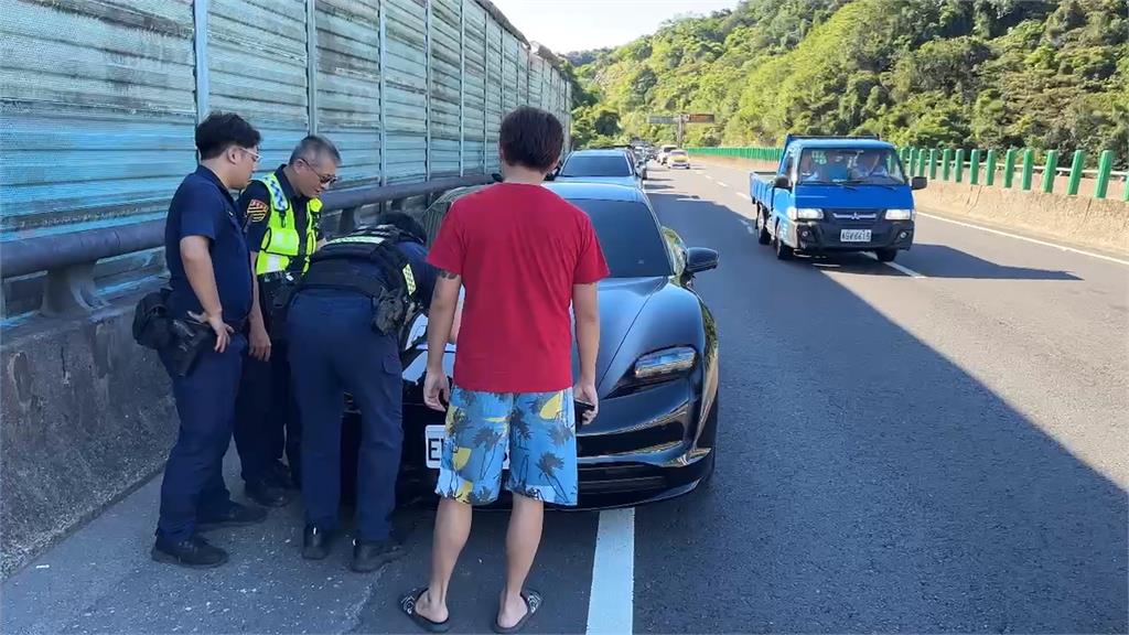 台62線路面伸縮縫突翹起!害25車爆胎「車流回堵」