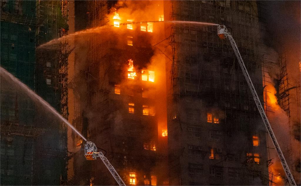 香港大火／7棟大樓「燒成火柱」宛如煉獄！台灣消防員悲痛：我在場也會絕望