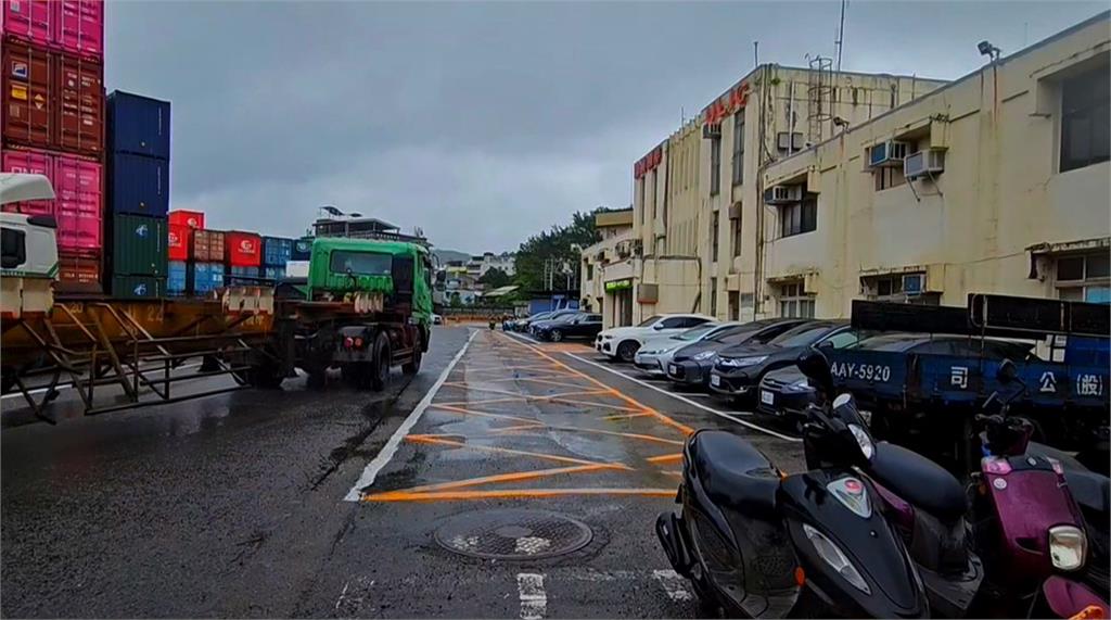 前綠委陳歐珀遭檢舉收不正利益 檢搜索住處並約談