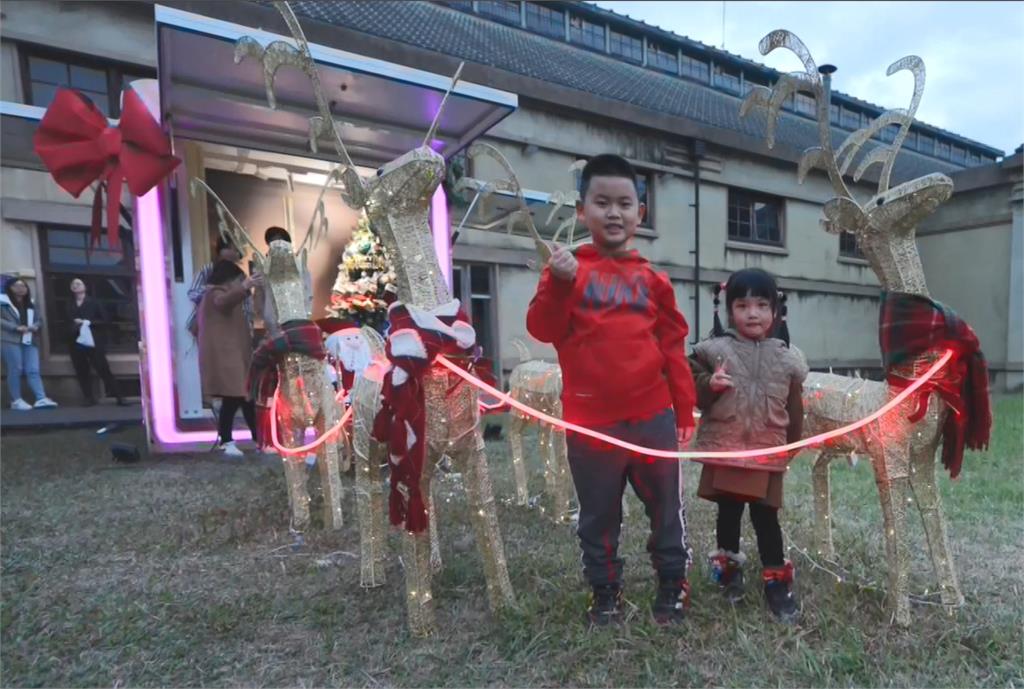 嘉義市"粉紅聖誕"市集 免插電耶誕雪橇"首度亮相