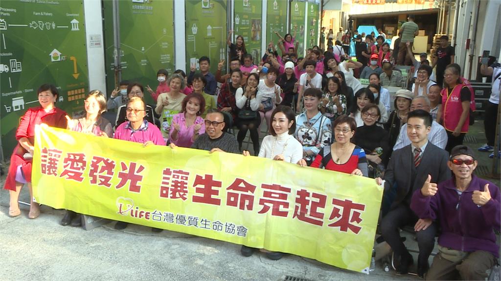 林志穎母親捐340萬做愛心 陳美鳳現身慈善義賣記者會 親頒感謝狀