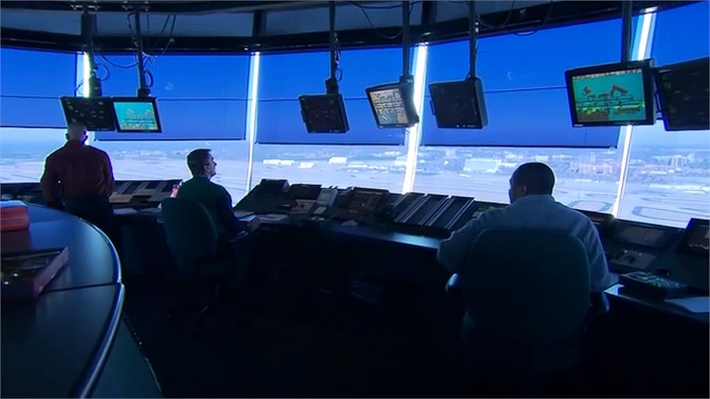 全美數千航班遭取消延誤　感恩節前情況恐更糟！　重啟政府有望？　參院罕見週日開會