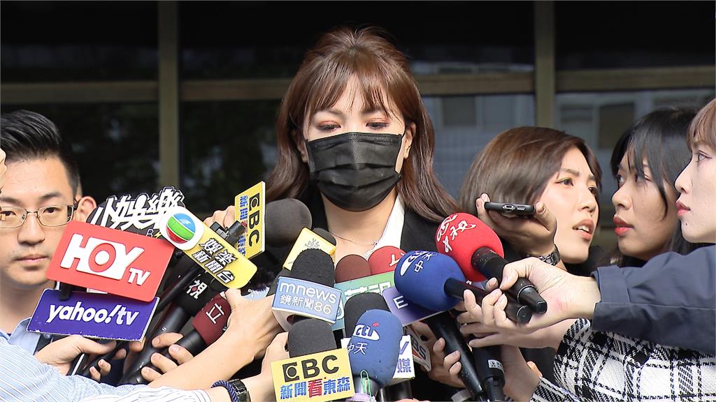 鍾沛君控朱學恒「強吻」首開庭 雙雙現身直球對決
