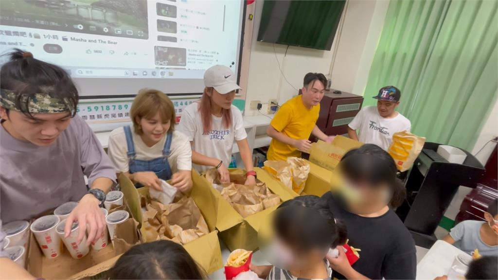 八點檔演員拍戲不忘公益 募集物資送育幼院