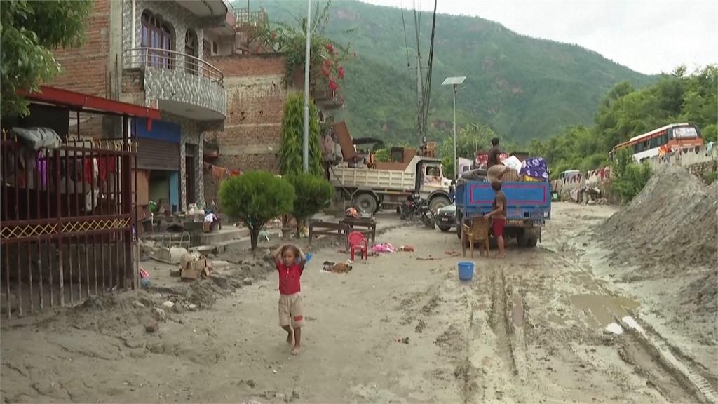 西藏尼泊爾山洪爆發至少768人死亡 達賴喇嘛為罹難者祈福