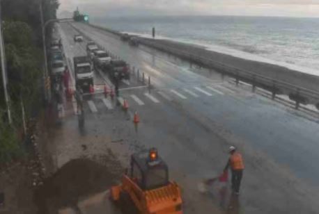 快新聞/豪雨襲台東!多良車站坡道湧土石泥流 畫面曝光