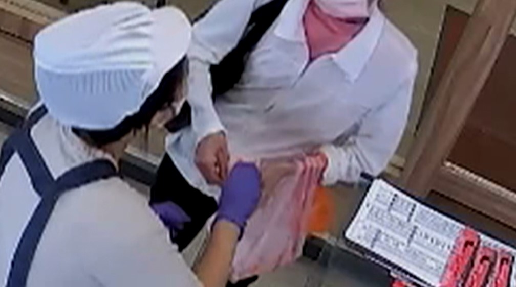 女客人「一秒藏錢」謊稱找錯錢　新北犯案再現蹤台北