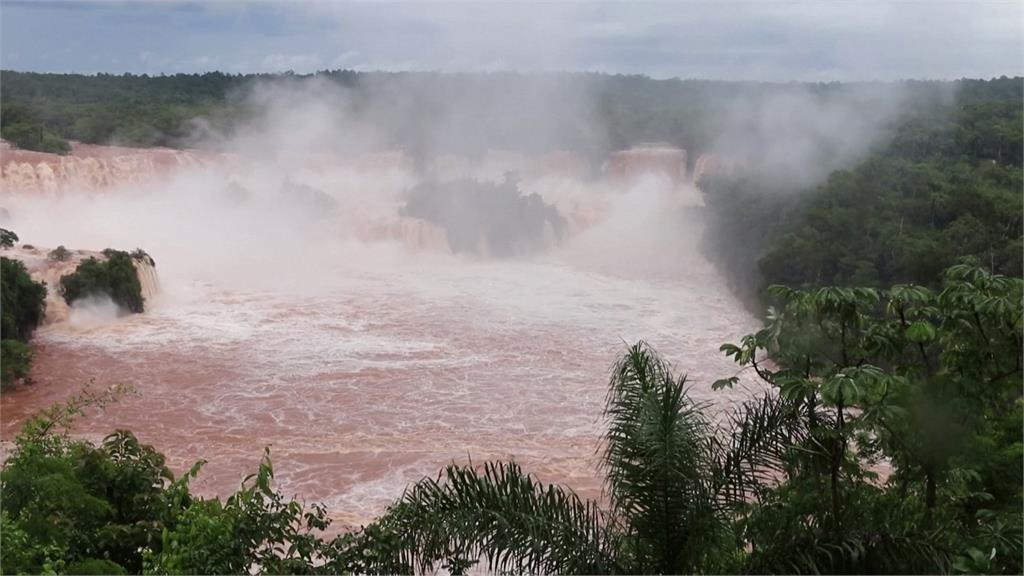 連日豪雨伊瓜蘇瀑布水位暴漲　水量達平常16倍有史以來次高