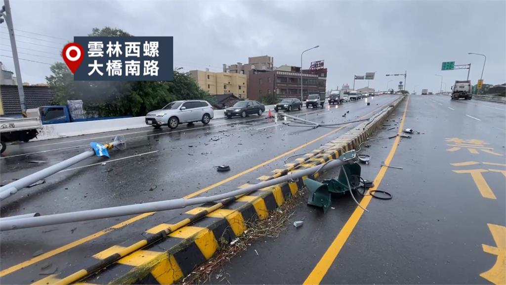 天雨路滑事故多　西螺曳引車打滑自撞幸無傷