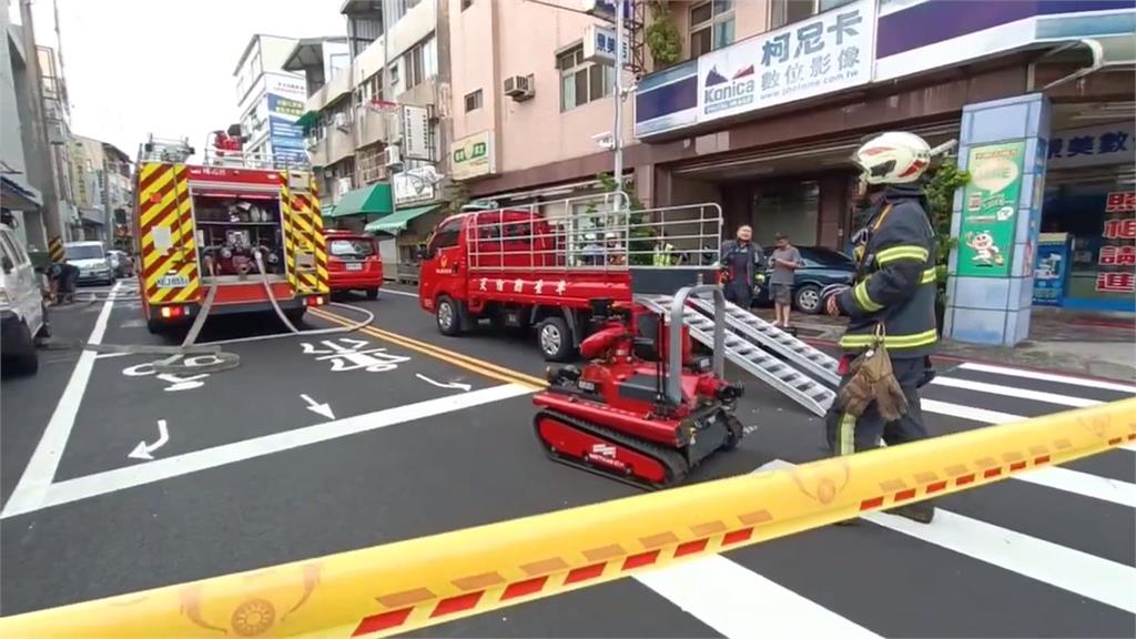 彰化男持刀搶機車未果 搬瓦斯回家揚言引爆與警消對峙