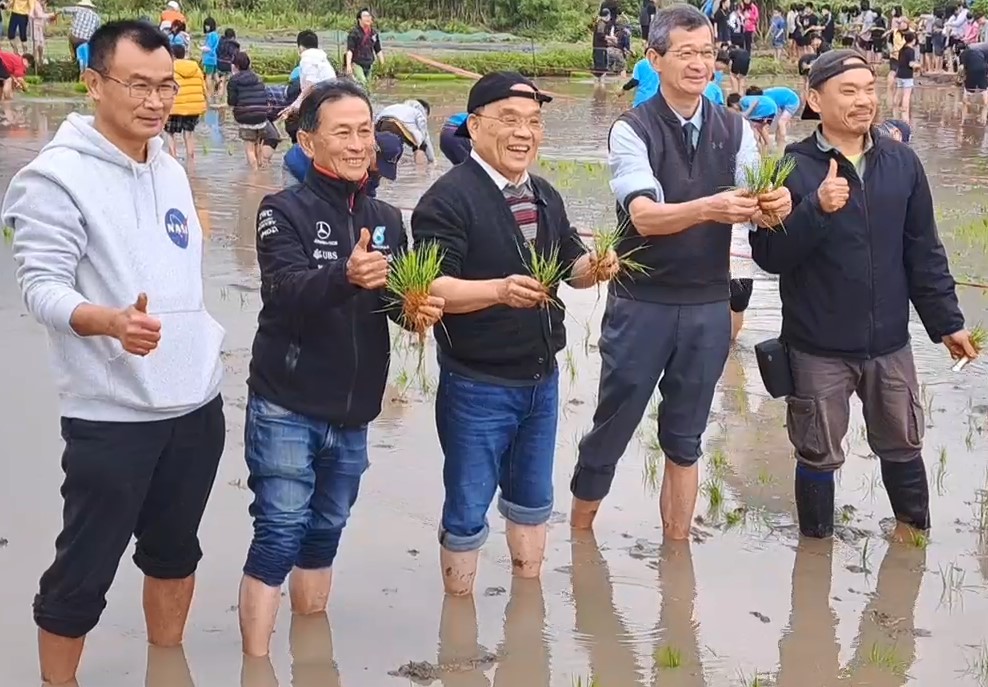 完成卸任之約! 蔡英文、蘇貞昌相約爬山