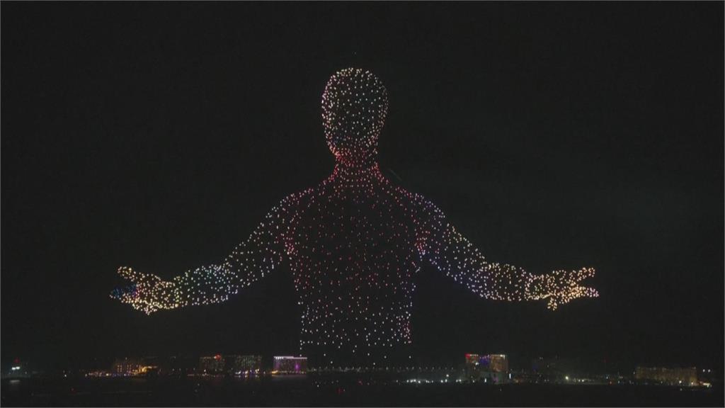 全球瘋跨年　杜拜哈里發塔煙火秀接力登場