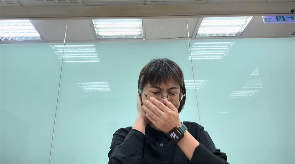 謝宜容道歉「7分鐘擠不出1滴淚」全網傻眼!李怡貞4句狠諷:律師提油救火