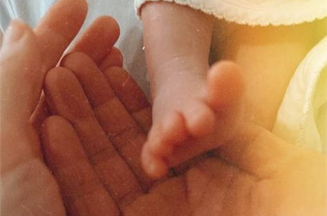 邱澤、許瑋甯喜迎兒「保密到家」！等滿月親友收彌月禮才知情