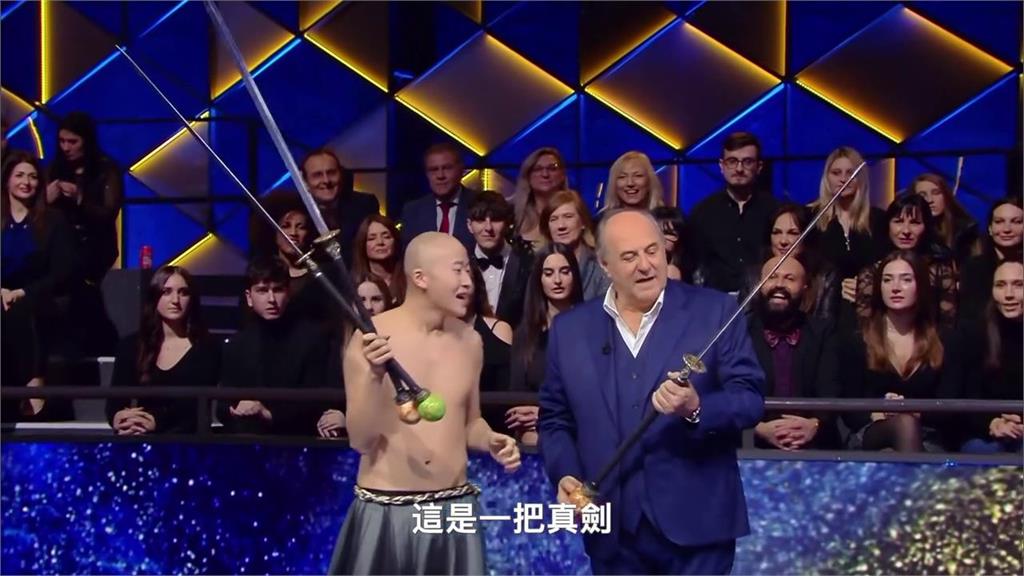 台灣之光！劍舞藝術家蔡宏毅「連轉3劍28圈」　打破世界紀錄：我來自台灣