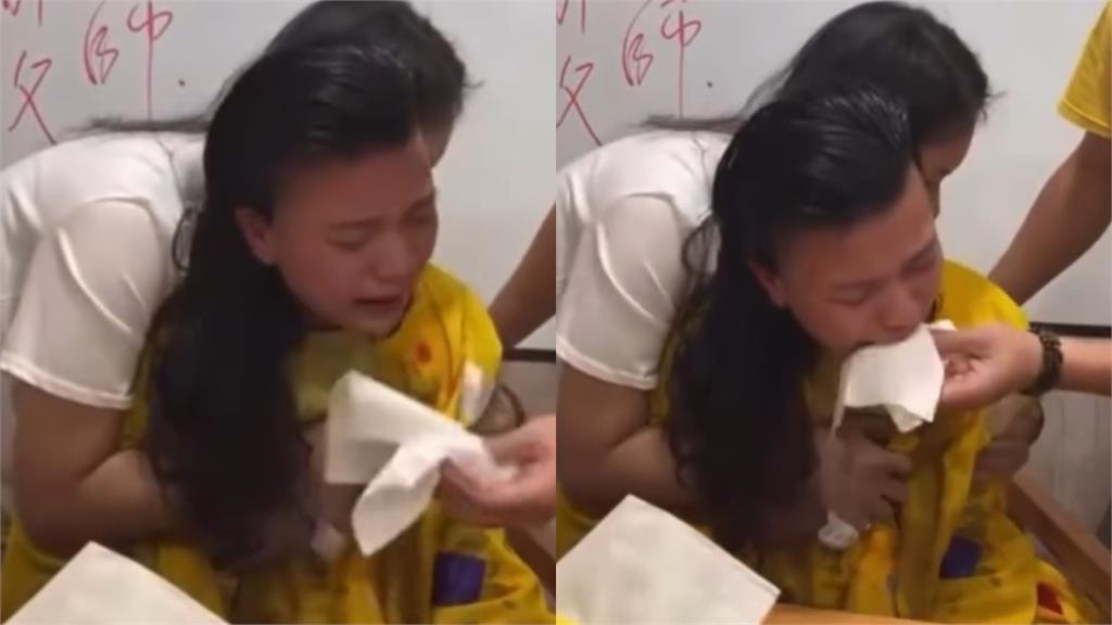 尬電禪師尬賽了！直播詭異奸笑還「暴哭流口水」網抓包1幕：信徒想笑場一直憋