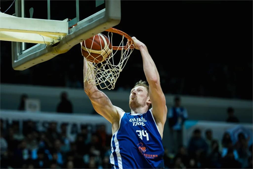 籃球(影)／贏韓國了！台灣男籃主場12分差距擊敗宿敵　世界盃資格賽第二階段首勝