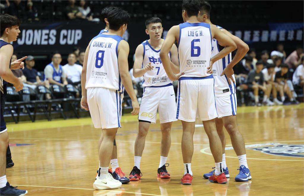 瓊斯盃／台灣藍首戰4分險勝強敵日本！CBA選秀狀元宋昕澔末節挺身而出成英雄