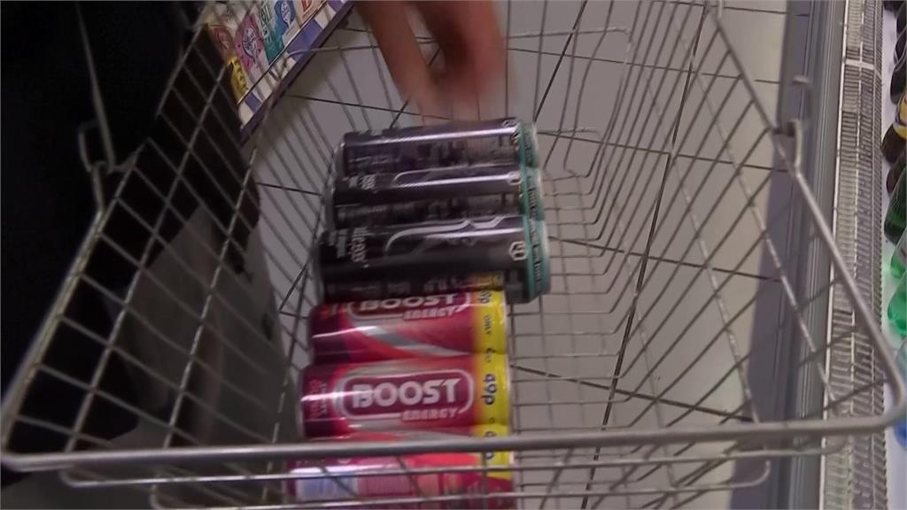 能量飲「咖啡因高」過量恐致病！　英國擬立法「禁16歲以下購買」