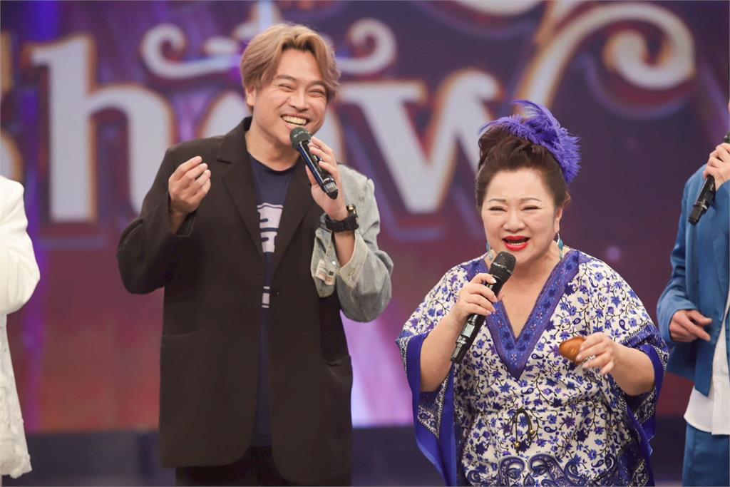 白冰冰點「佛心」外送直送錄影現場還上台！讓來賓直呼這雞蛋糕有洋蔥