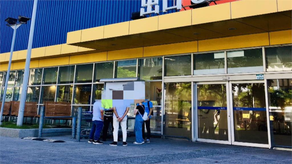 IKEA門口吃熱狗堡　員警開罰至少3000