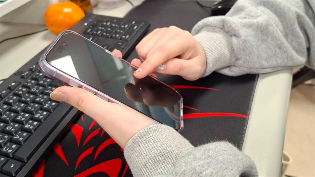 TikTok挑戰再傳意外！9歲男童「微波玩具炸裂」右臉融化嚇壞全網